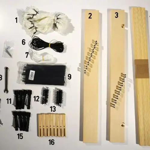 Φωτογραφία που δείχνει όλα τα εξαρτήματα της επέκτασης μιταριών του αργαλειού Louet Jane